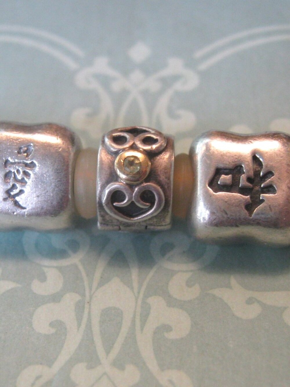 PANDORA Two Tone Double Hearts with Peridot & 'Love' & 'Peace' in Chinese 150$